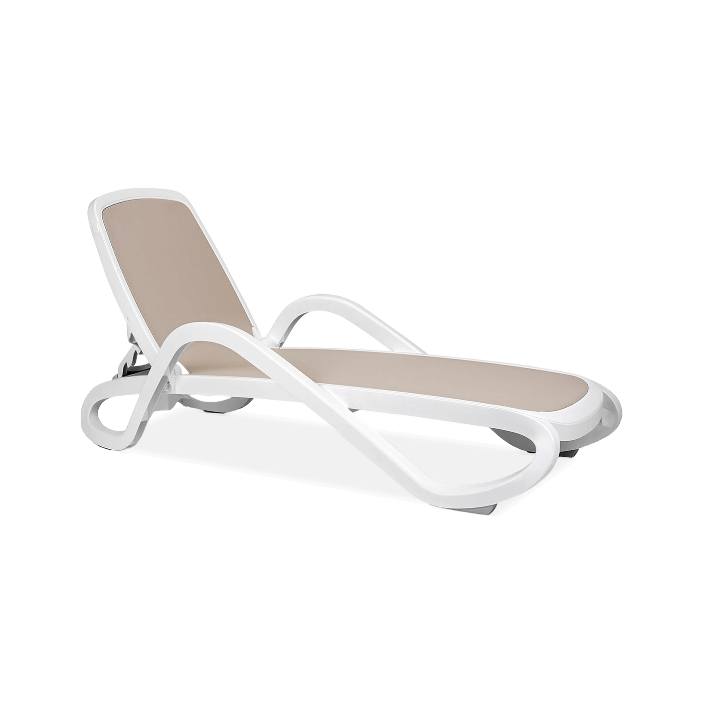 Biały leżak regulowany z brązowym siedziskiem