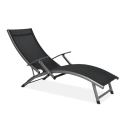 Czarny leżak ogrodowy z podłokietnikami 