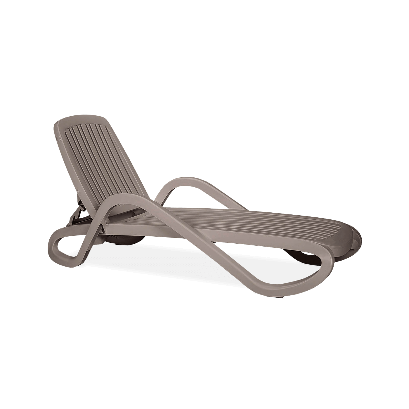 Brązowy leżak z regulowanym oparciem i podłokietnikami