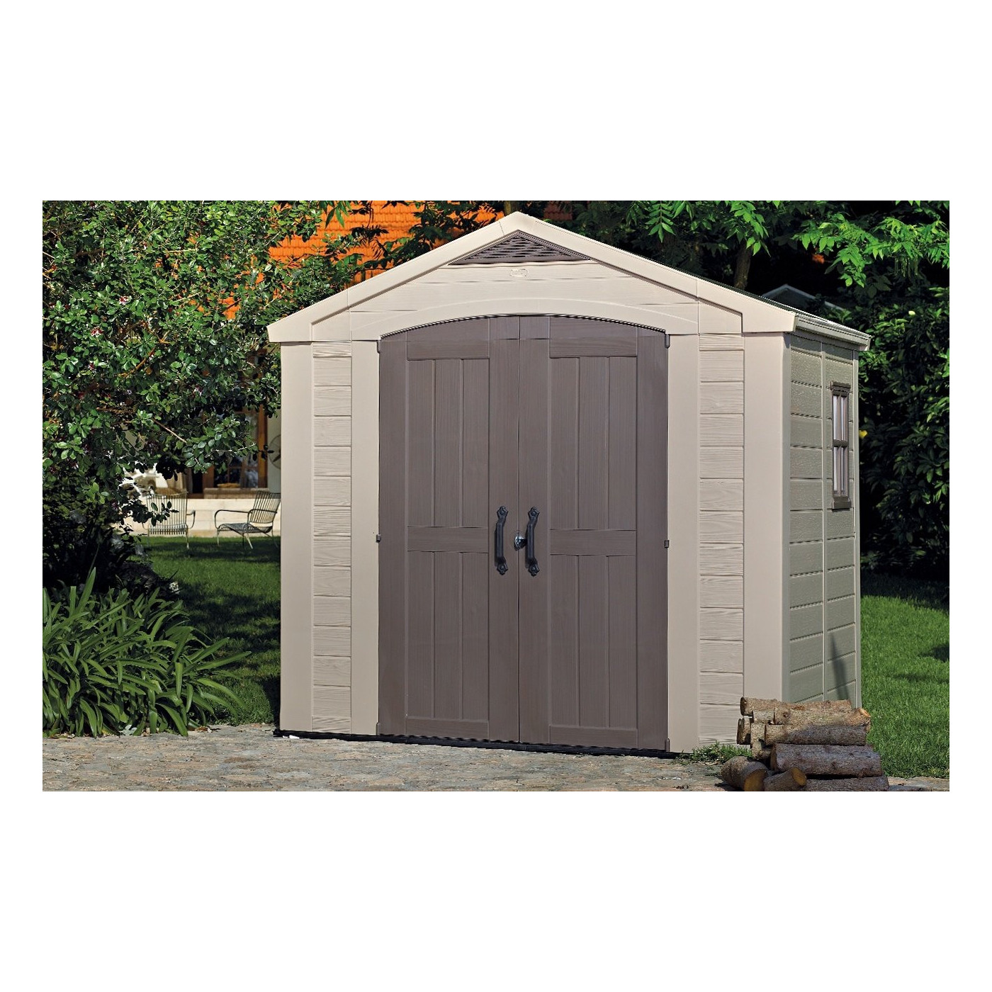 Domek narzędziowy FACTOR 8x6, 256,5x182cm, Keter, aranżacja w ogrodzie