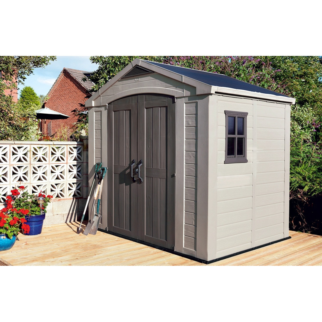 Domek narzędziowy FACTOR 8x6, 256,5x182cm, Keter, aranżacja w ogrodzie, stylowy