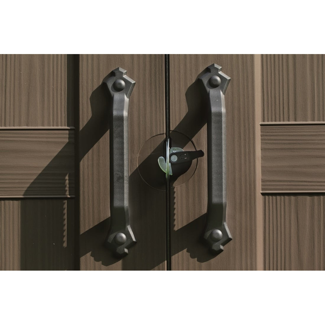 Domek narzędziowy FACTOR 8x6, 256,5x182cm, Keter, zamek zabezpieczający sprzęt ogrodowy, bezpieczne narzędzia