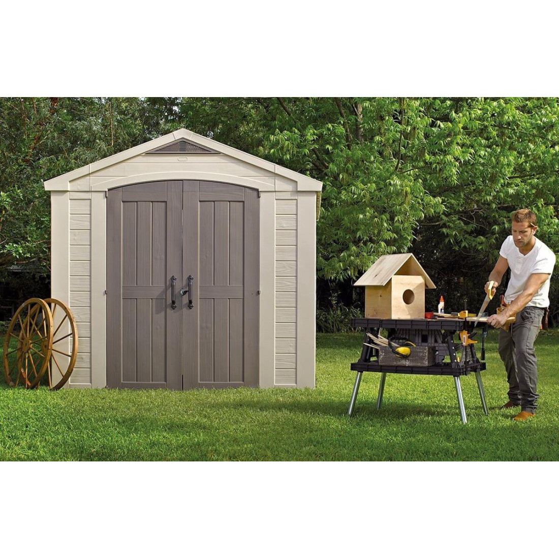 Domek ogrodowy na narzędzia Factor 8x8, 256,5x255cm, aranżacja w ogrodzie, stylowy domek ogrodowy