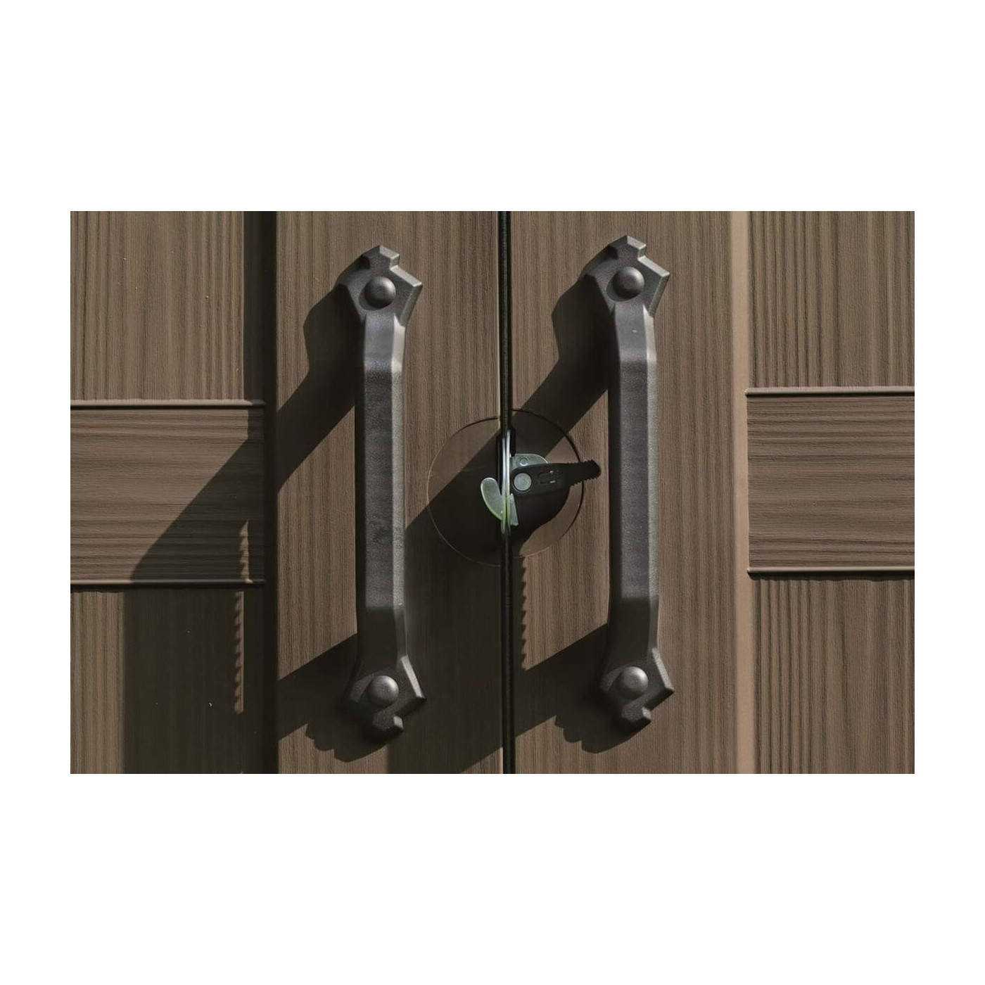 Domek ogrodowy na narzędzia Factor 8x8, 256,5x255cm, zamek zabezpieczający wnętrze domku