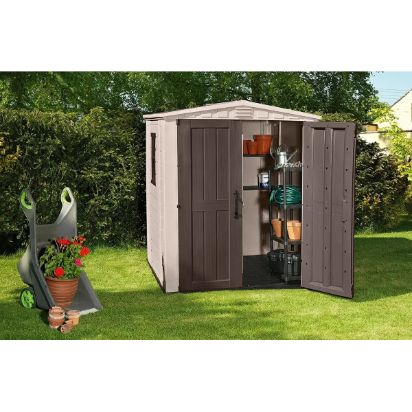 Domek ogrodowy na narzędzia FACTOR 6x6, 173x195 cm, Keter, aranżacja na ogrodzie, przestronny