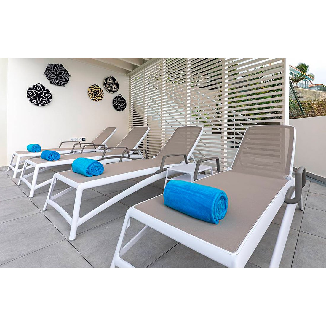 ATLANTICO WHITE TORTORA DECK CHAIR