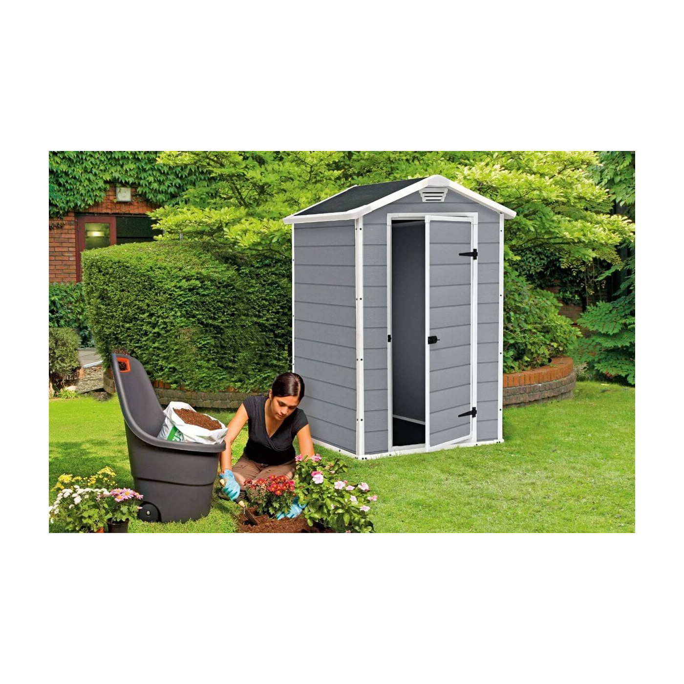 Domek ogrodowy MANOR 4x3s, 117x94cm, Keter, aranżacja w ogrodzie