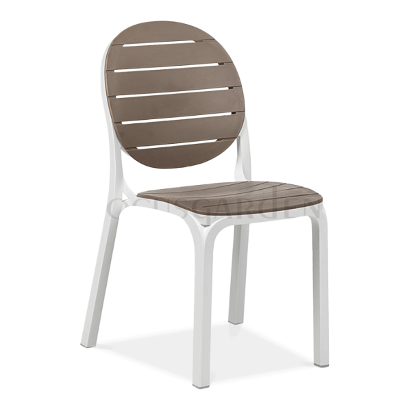 biało brązowe krzesło jadalniane z oparciem w kolorze brązowym