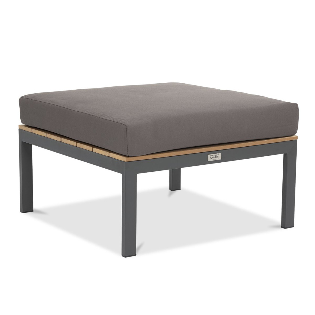 stolik kawowy przekształcony w pufę 