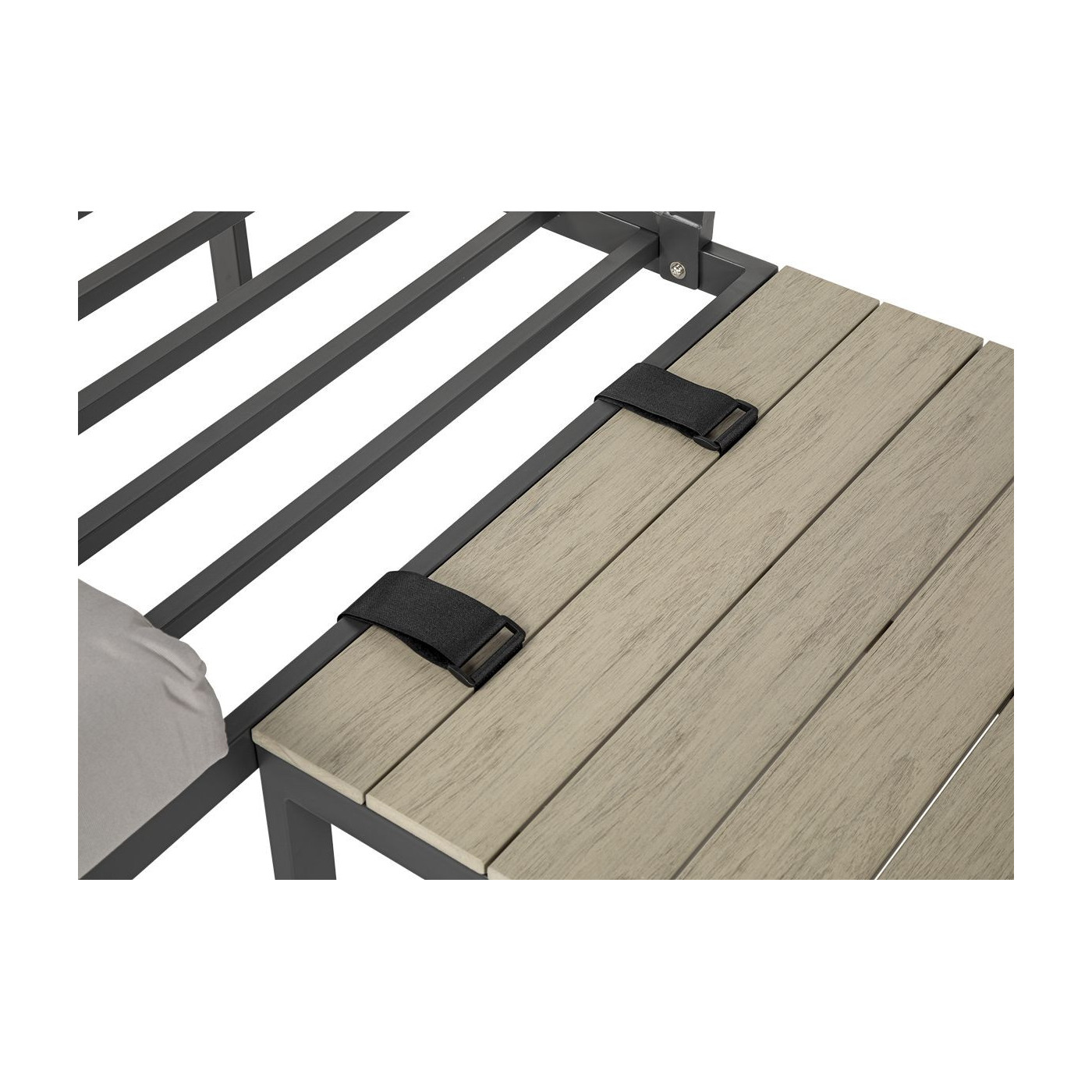 zbliżenie na metalową konstrukcję sofy java