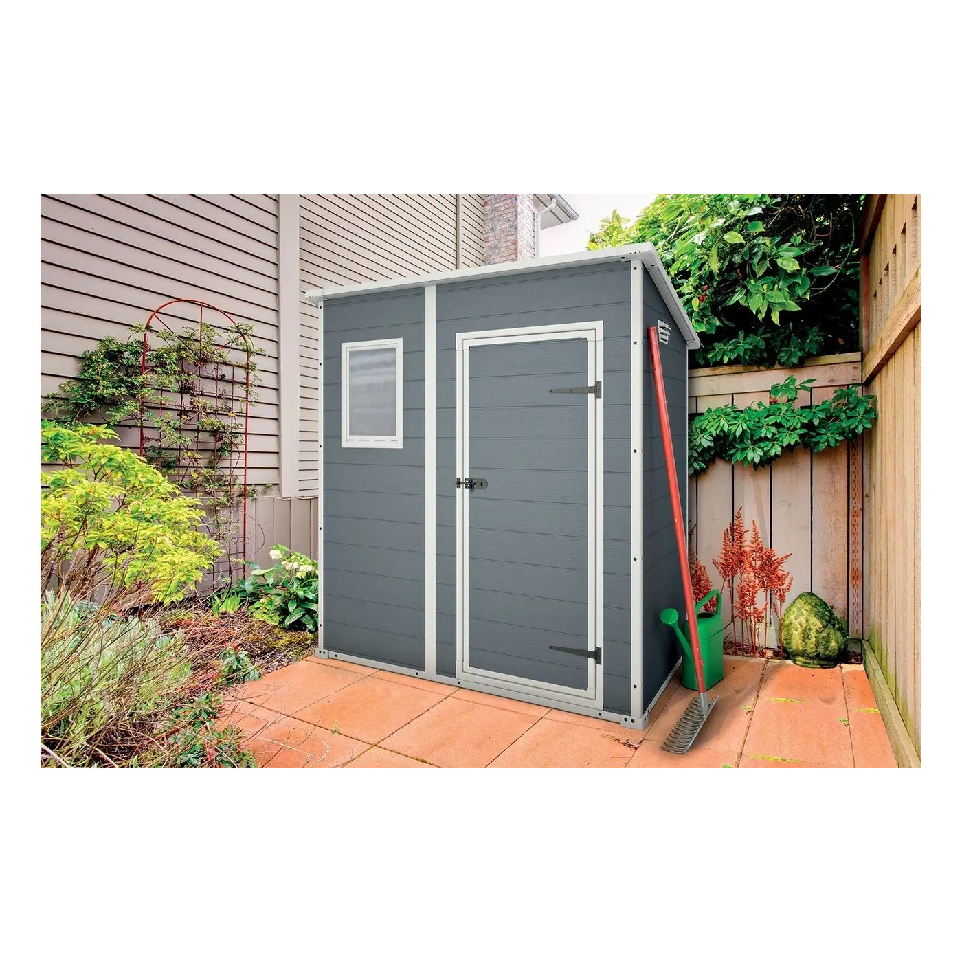 Domek ogrodowy Manor Pent 6x4, 183,5x111cm, Keter, aranżacja w ogrodzie