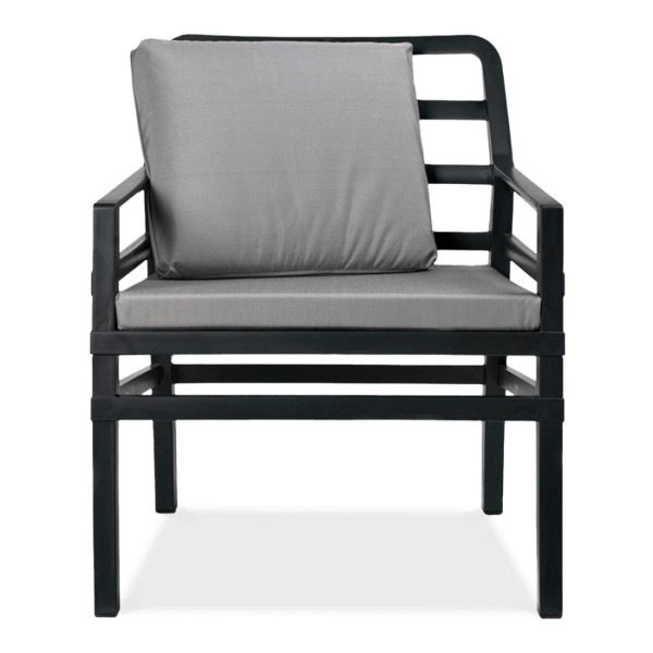 czarny fotel ogrodowy z szarym siedzeniem i poduszką