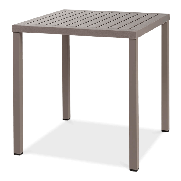 brązowy stół ogrodowy