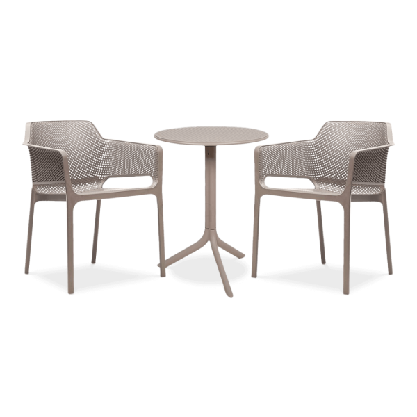 brązowy zestaw dwóch foteli i stolika ogrodowego 