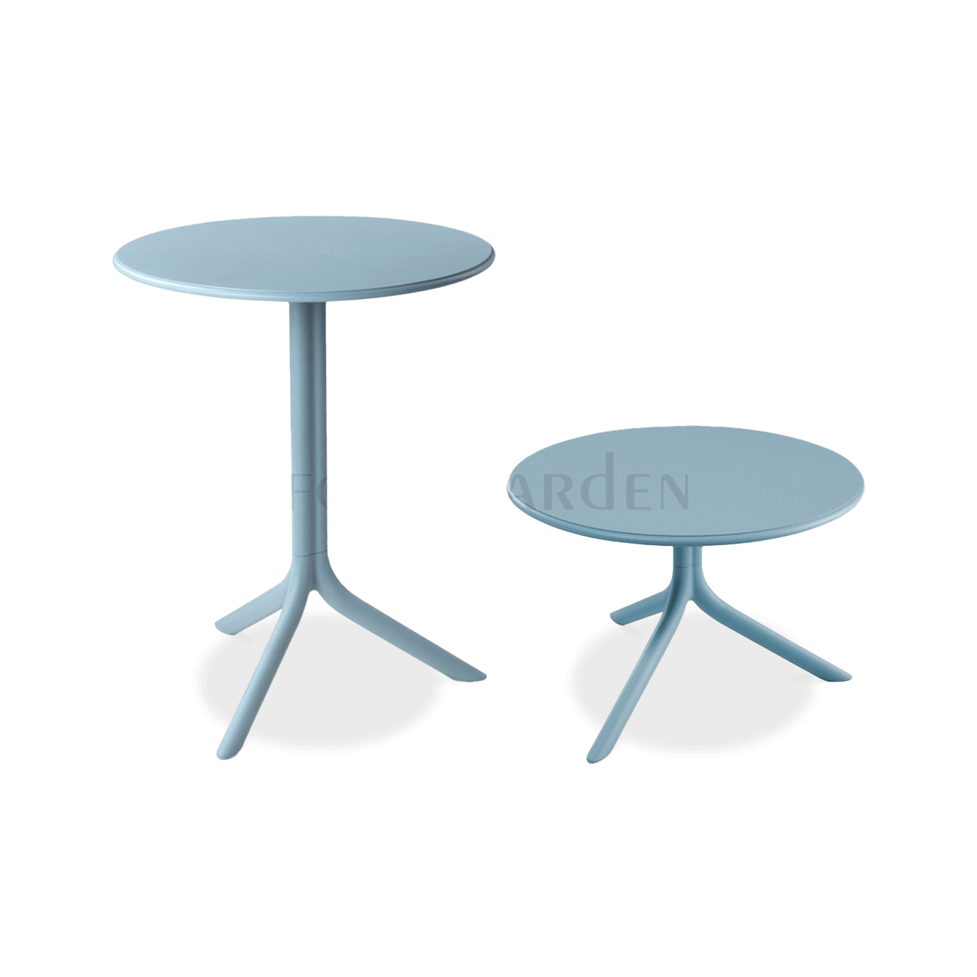 dwa niebieskie stoliki o różnych wysokościach 