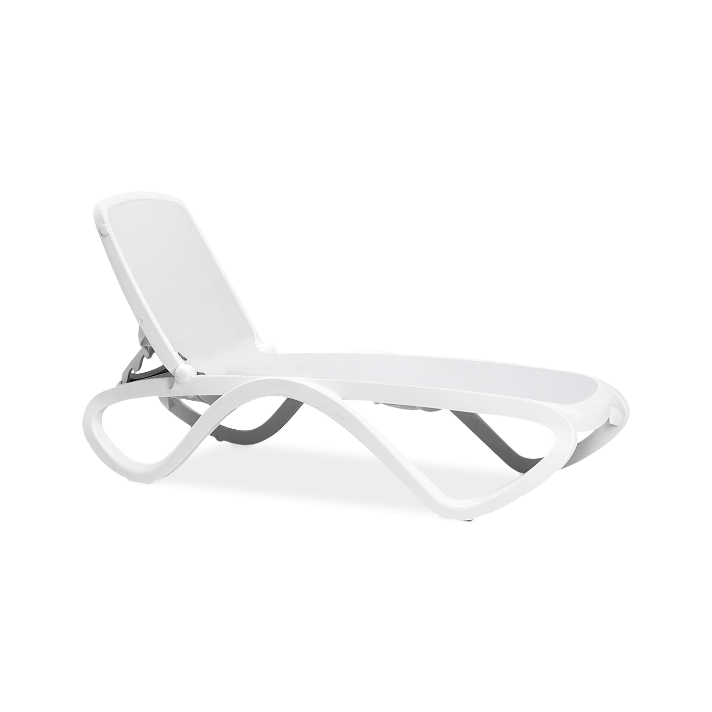 biały leżak ogrodowy z regulowanym oparciem 