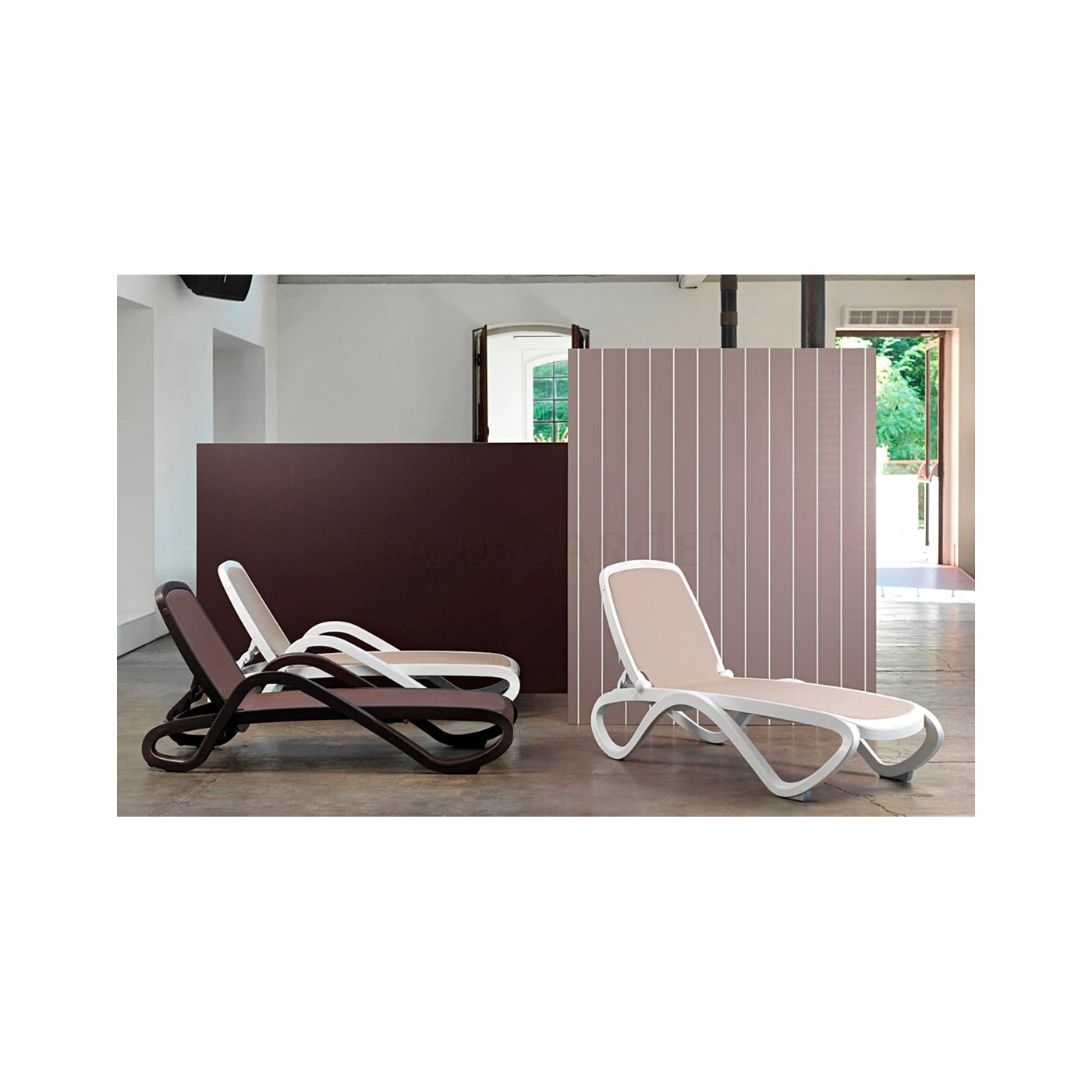 OMEGA WHITE WHITE DECK CHAIR