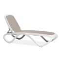 leżak biało brązowy z regulowanym oparciem 