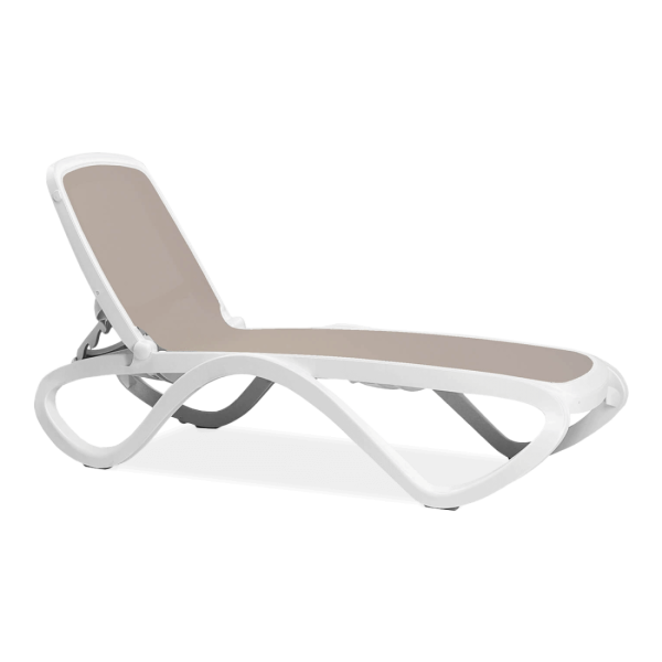 leżak biało brązowy z regulowanym oparciem 