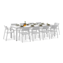 zestaw jadalniany do ogrodu w kolorze białym z dziesięcioma krzesłami i długim białym stołem