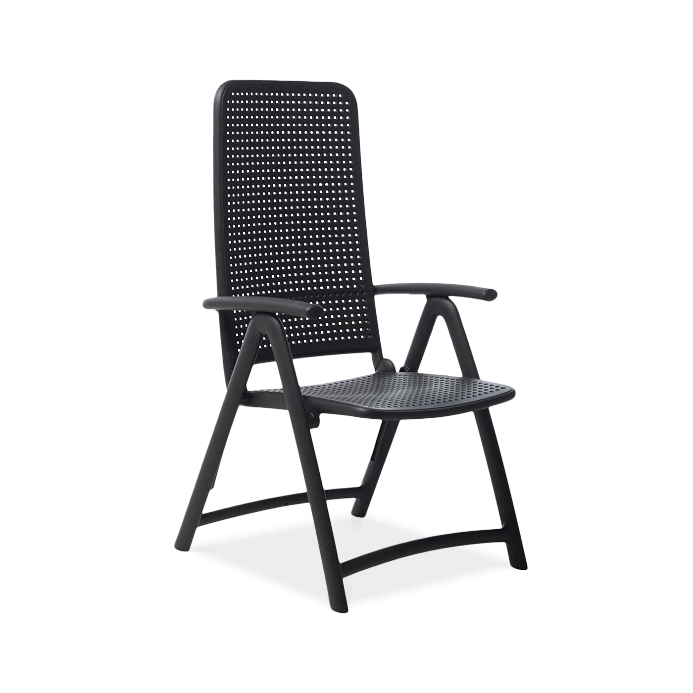 czarny fotel ogrodowy z podłokietnikami