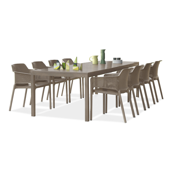 tarasowy zestaw brązowy krzeseł i stolu