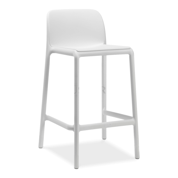 biały hoker ogrodowy