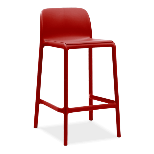 czerwony stołek ogrodowy