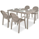 Cztery krzesła oraz stół z zestawu mebli Nardi PALMA/CUBE do ogrodu