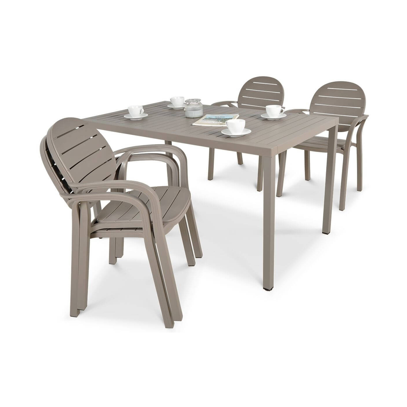 Restauracyjny zestaw mebli w kolorze beżowym