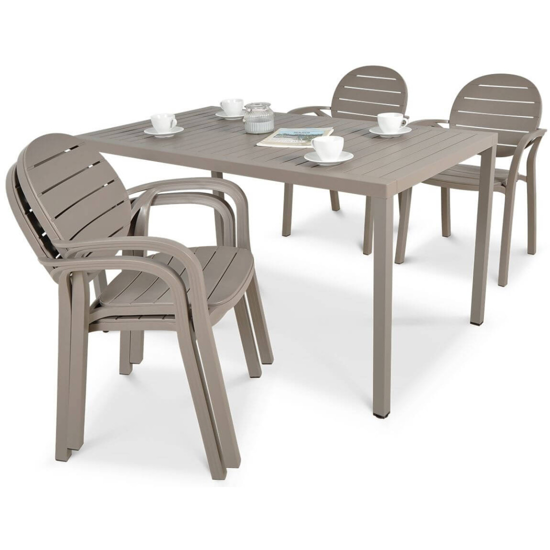 Restauracyjny zestaw mebli w kolorze beżowym