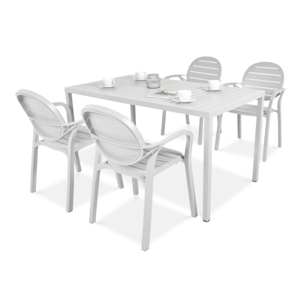 biały zestaw tarasowy z krzesłami i stołem