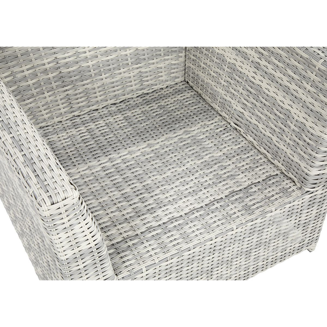 zbliżenie na technorattan w fotelu moniż