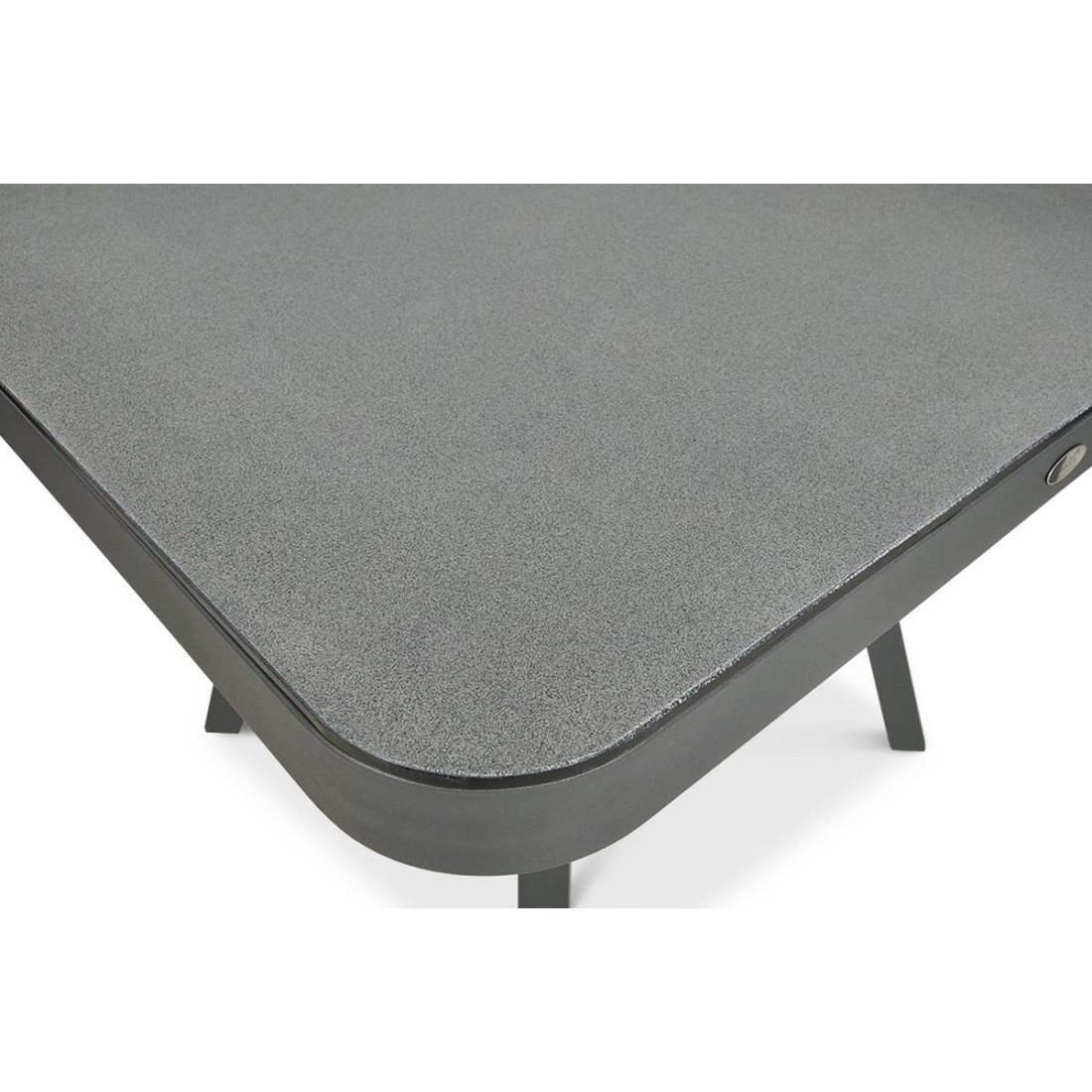 Zoom na detale stolika z narożnika salvador dining