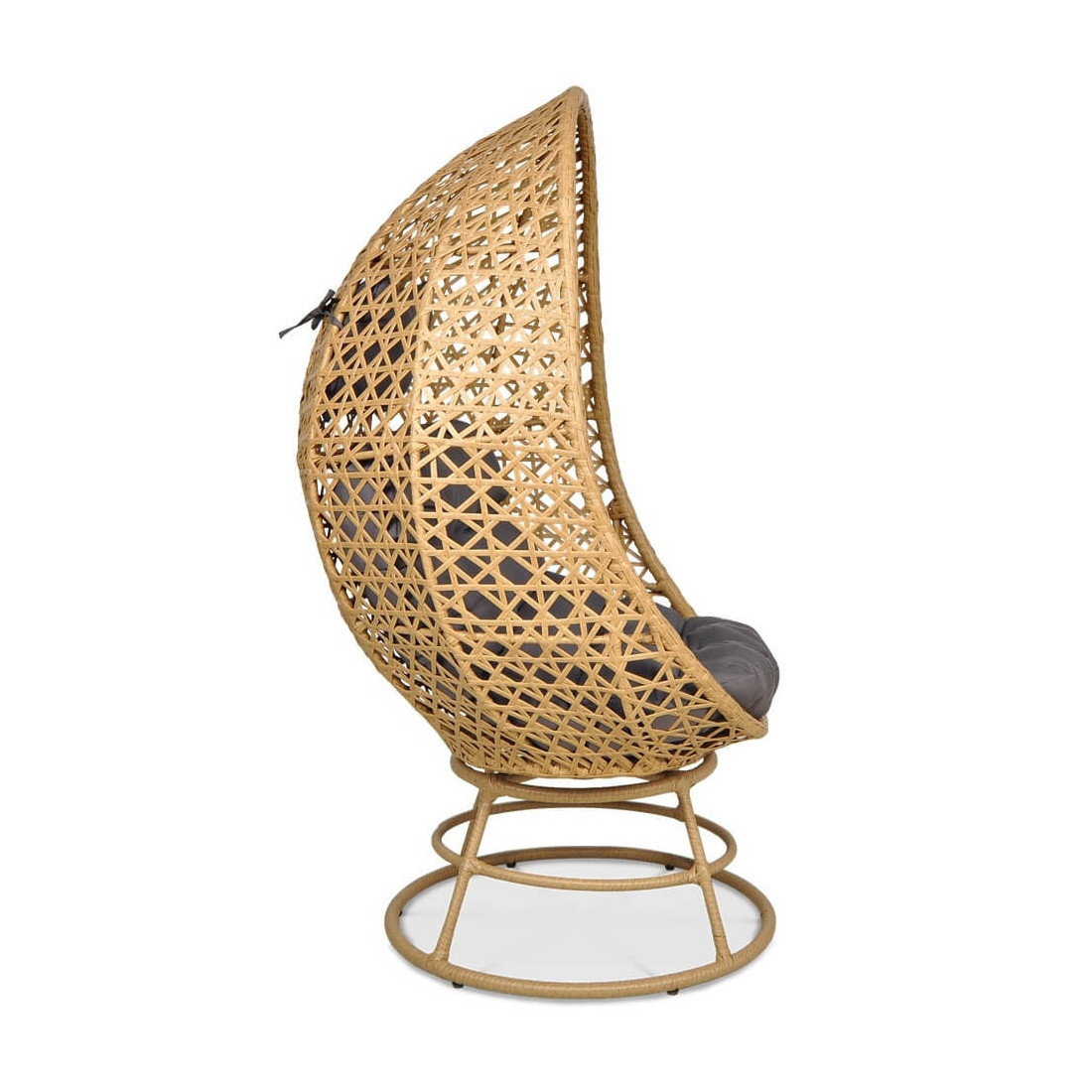 Tył fotela o kształcie kokonu wykonanego z technorattanu