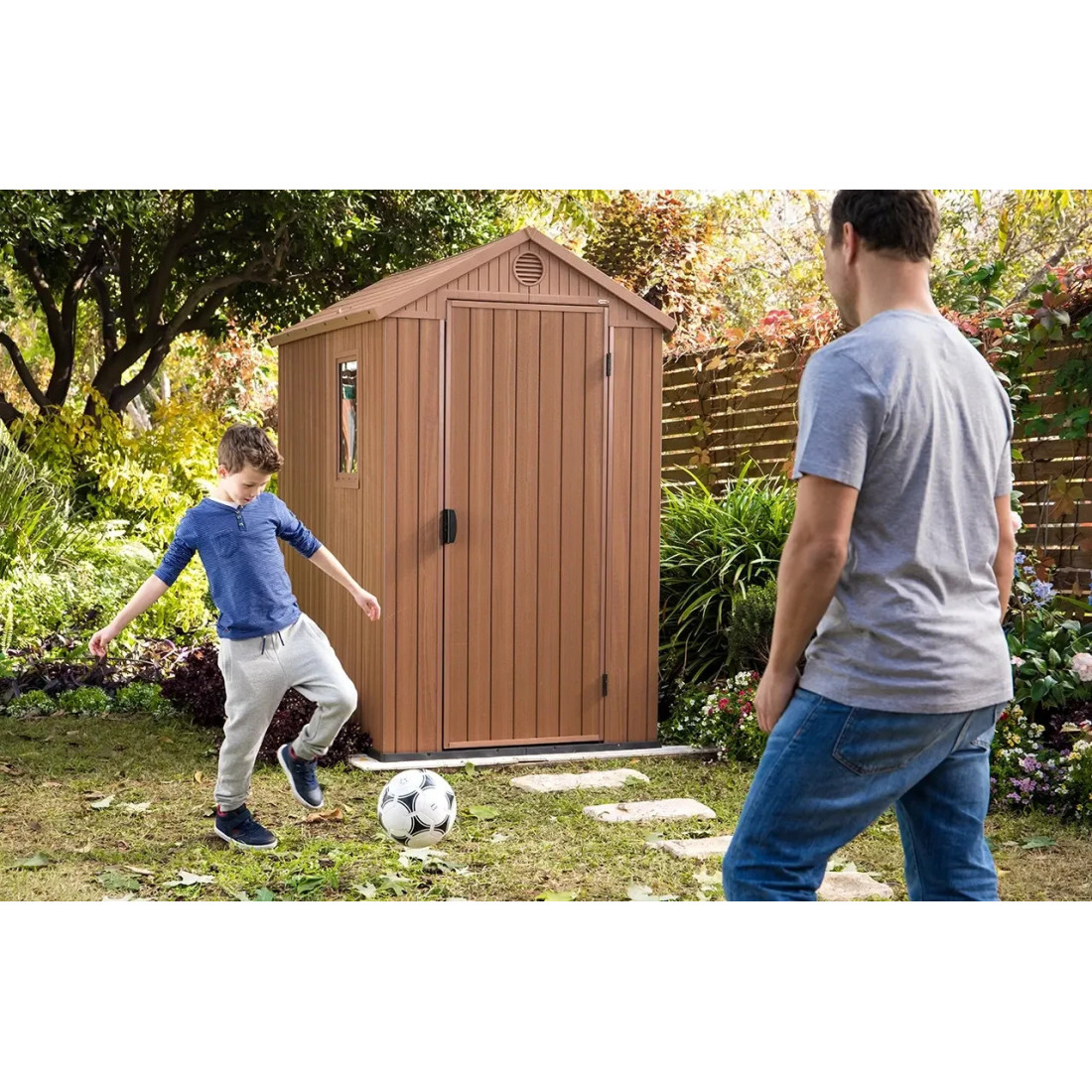 Domek ogrodowy na narzędzia Darwin 4x6 Brązowy KETER, w ogrodzie