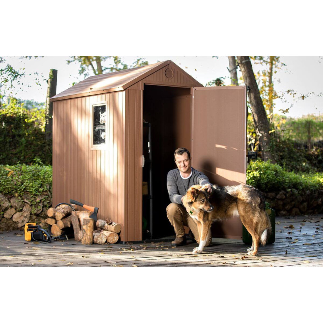 Domek ogrodowy na narzędzia Darwin 4x6 Brązowy KETER, przestronne wnętrze 