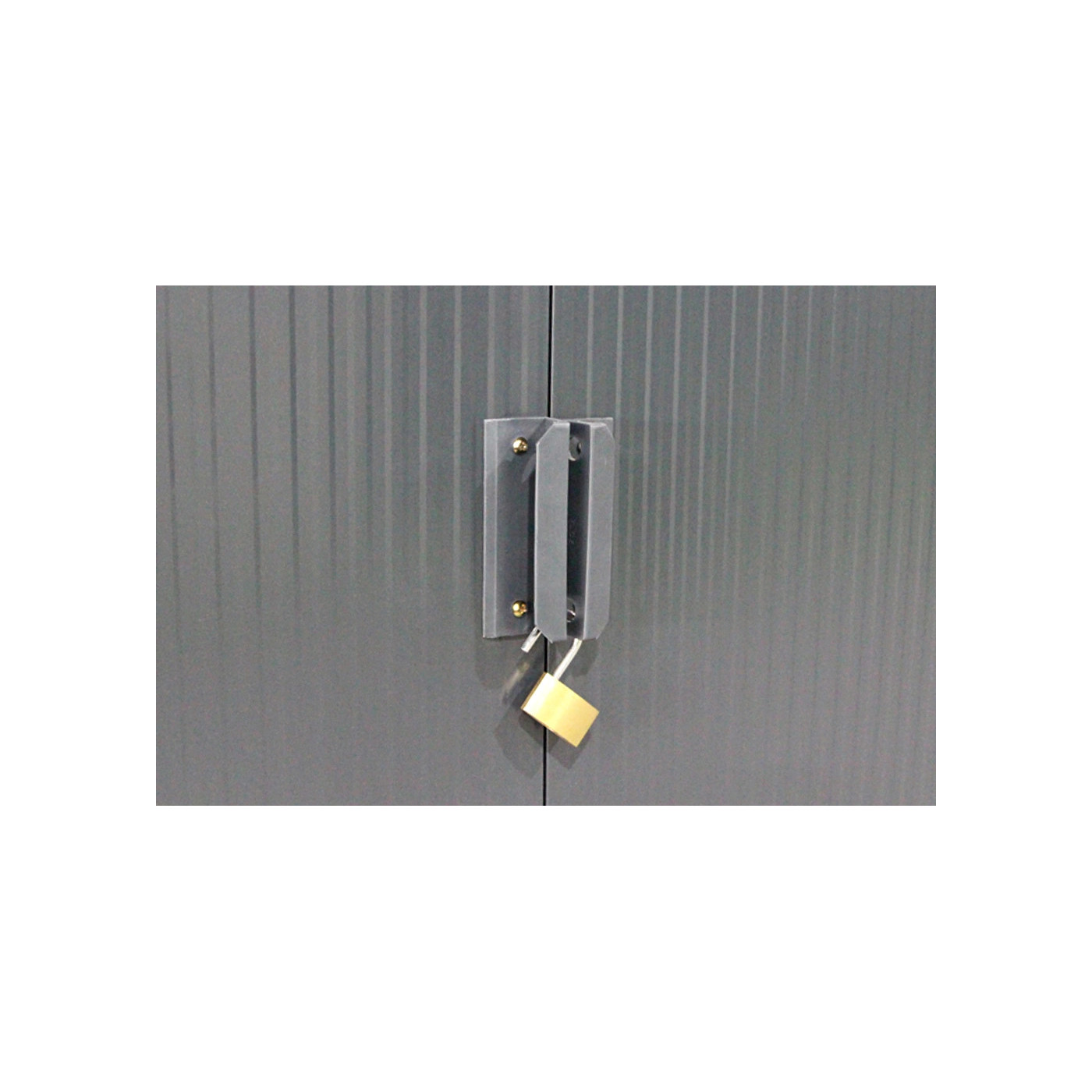 Zamek z kłódką na drzwiach domku na narzędzia MONTREAL 277x195cm