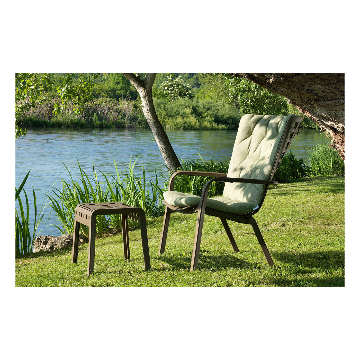 FOLIO ROCKING CHAIR + ANTHRACITE SLIDERS