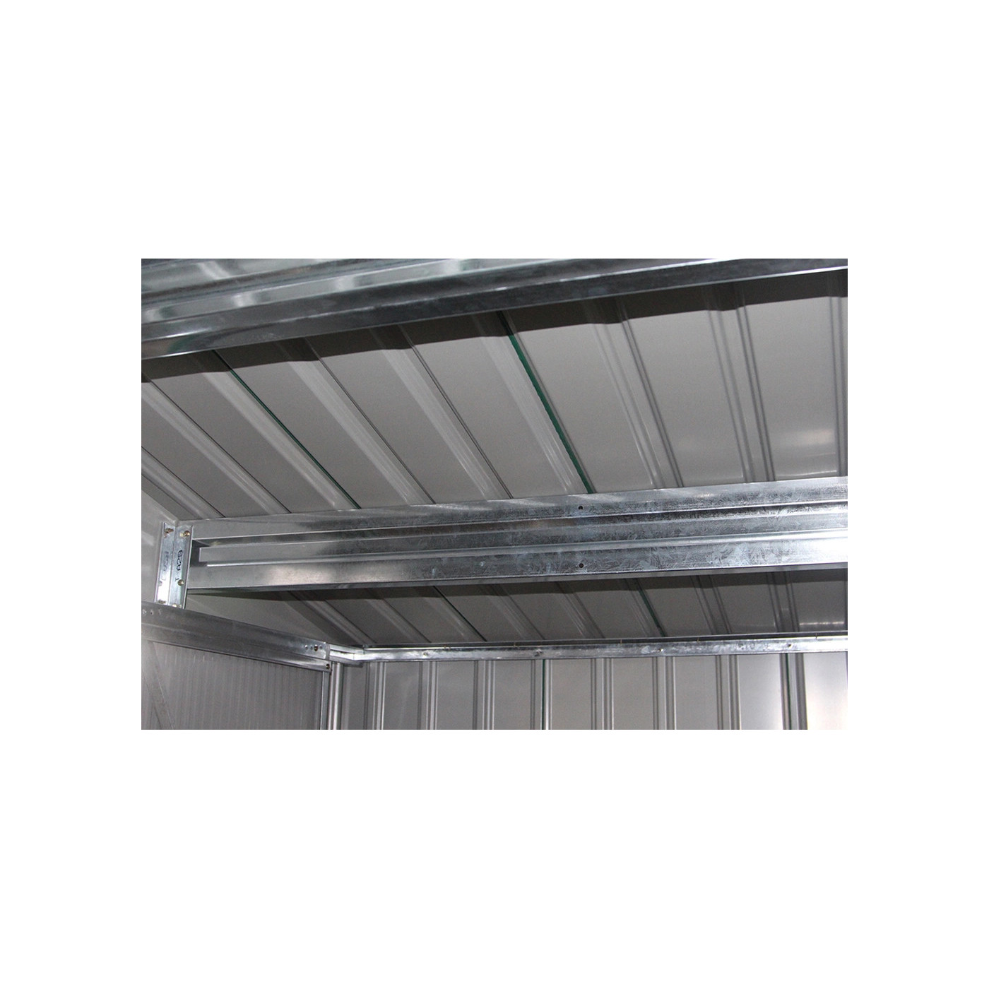 Widok na środek domku metalowego na narzędzia Hudson 277x319 cm - Hardmaister