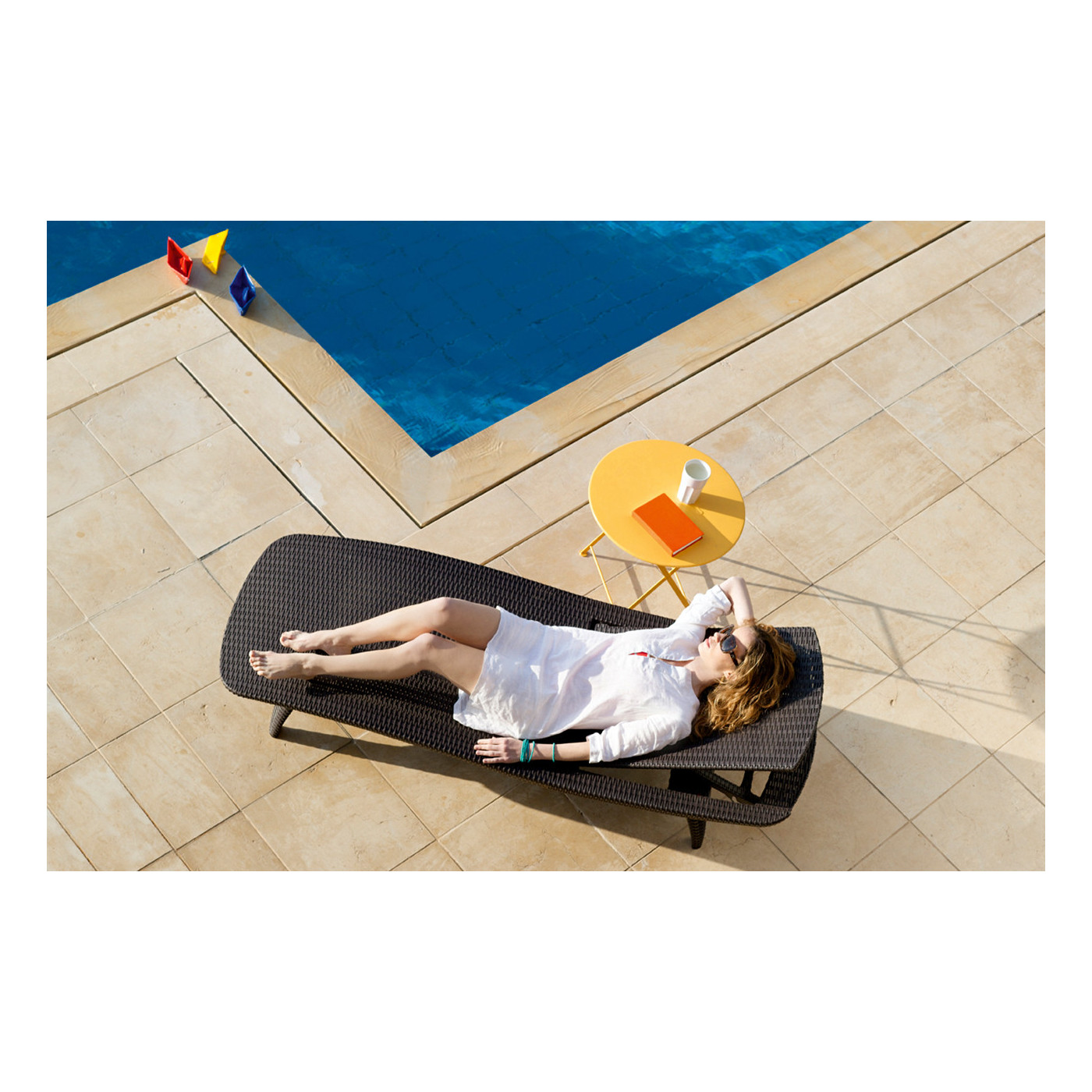 PACIFIC 2x DECK CHAIR + TABLE BROWN