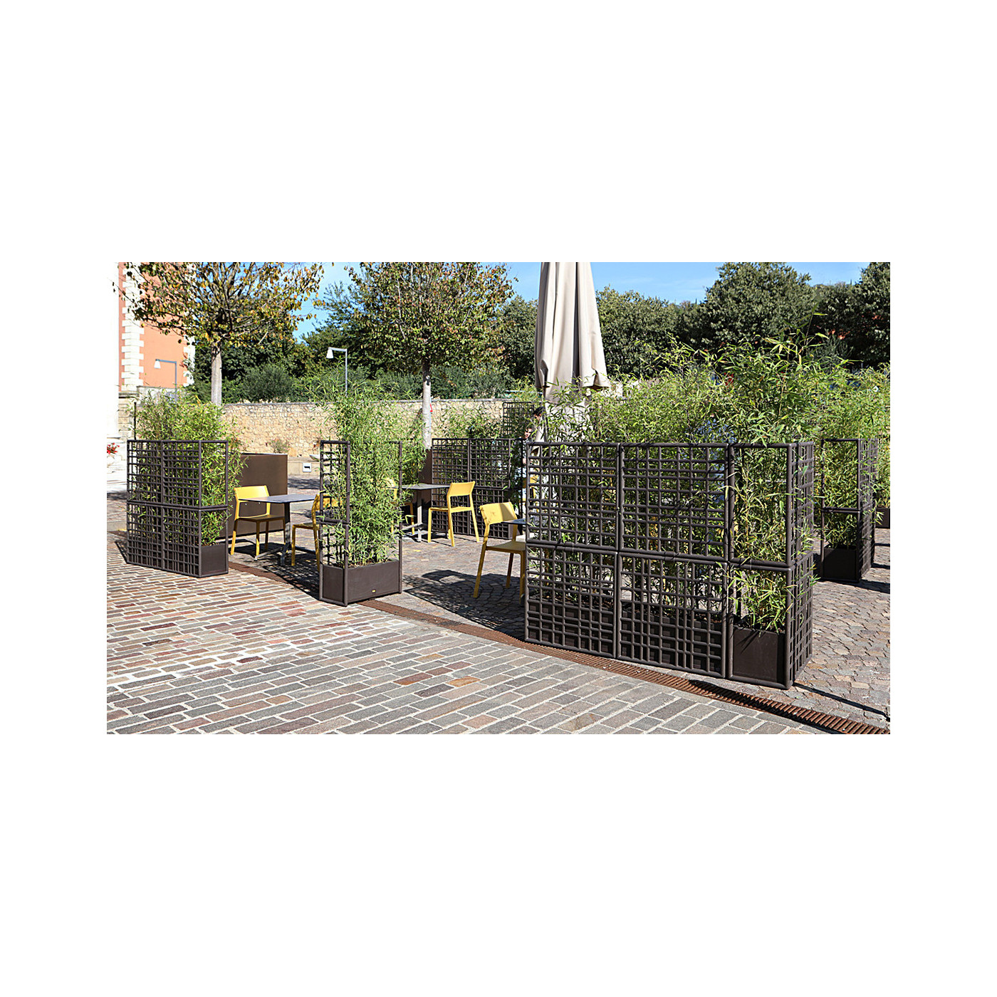 CURTAIN 2 WALL EARTH