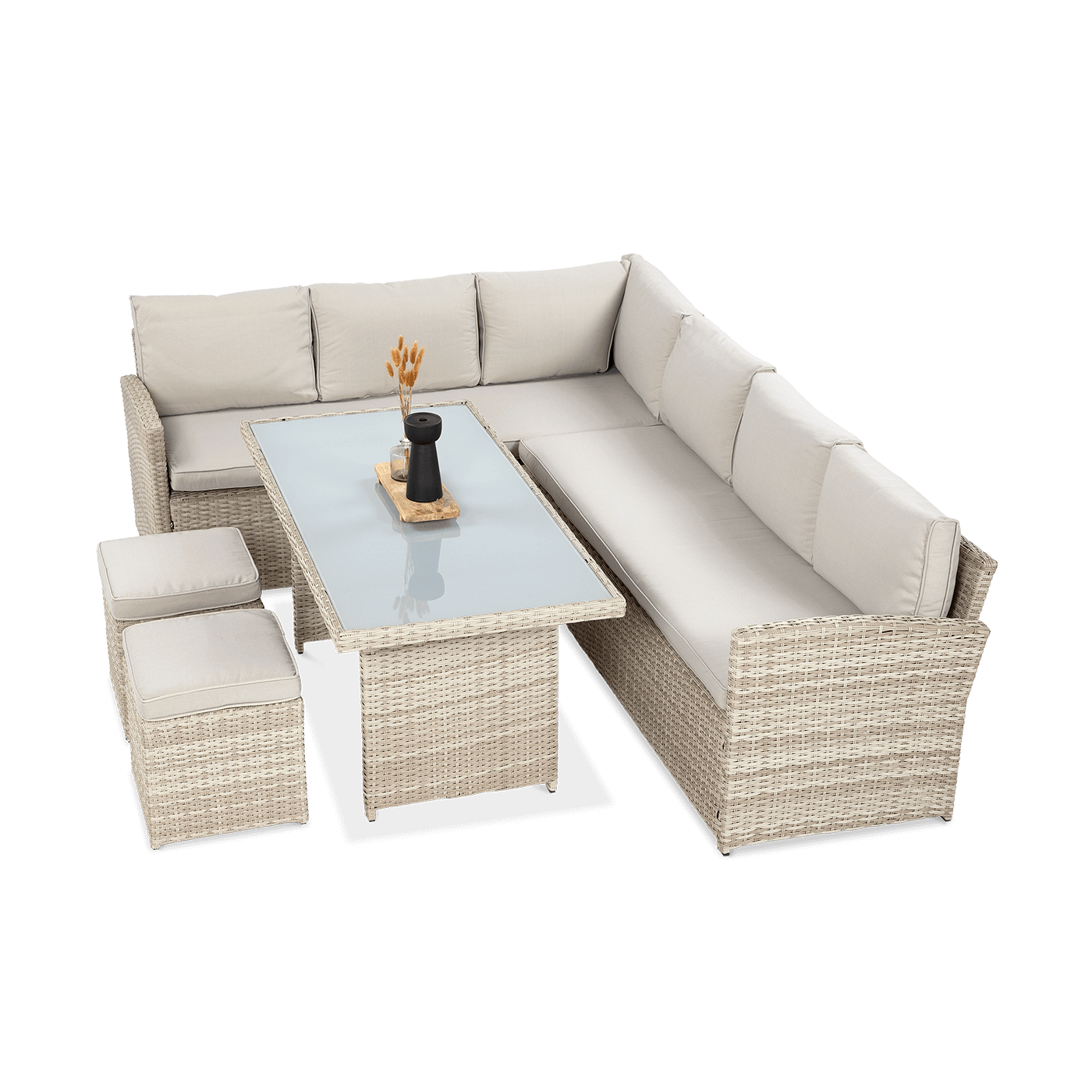 Ustawienie mebli z zestawu ogrodowego z technorattanu