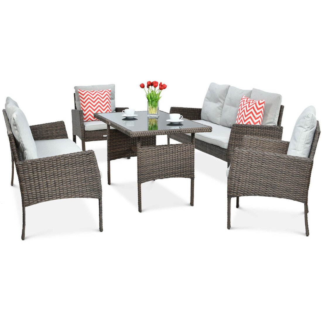 Meble w brązowym kolorze dla całej rodziny do ogrodu lub na taras