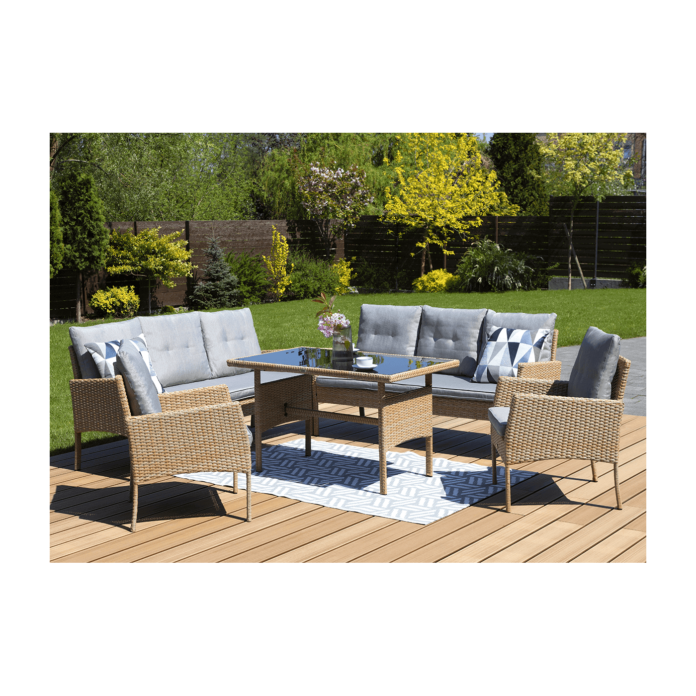 Wiosenna aranżacja mebli CORTINA FAMILY Beige na tarasie