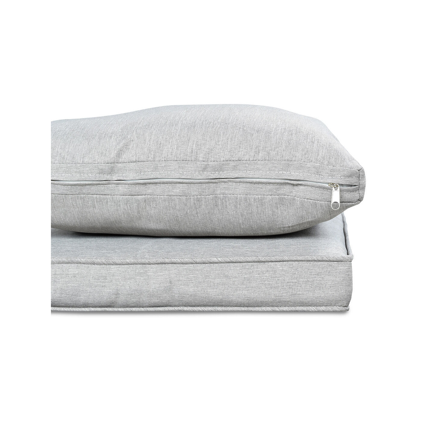 Widok na szare poduszki z zestawu mebli CORTINA FAMILY Beige