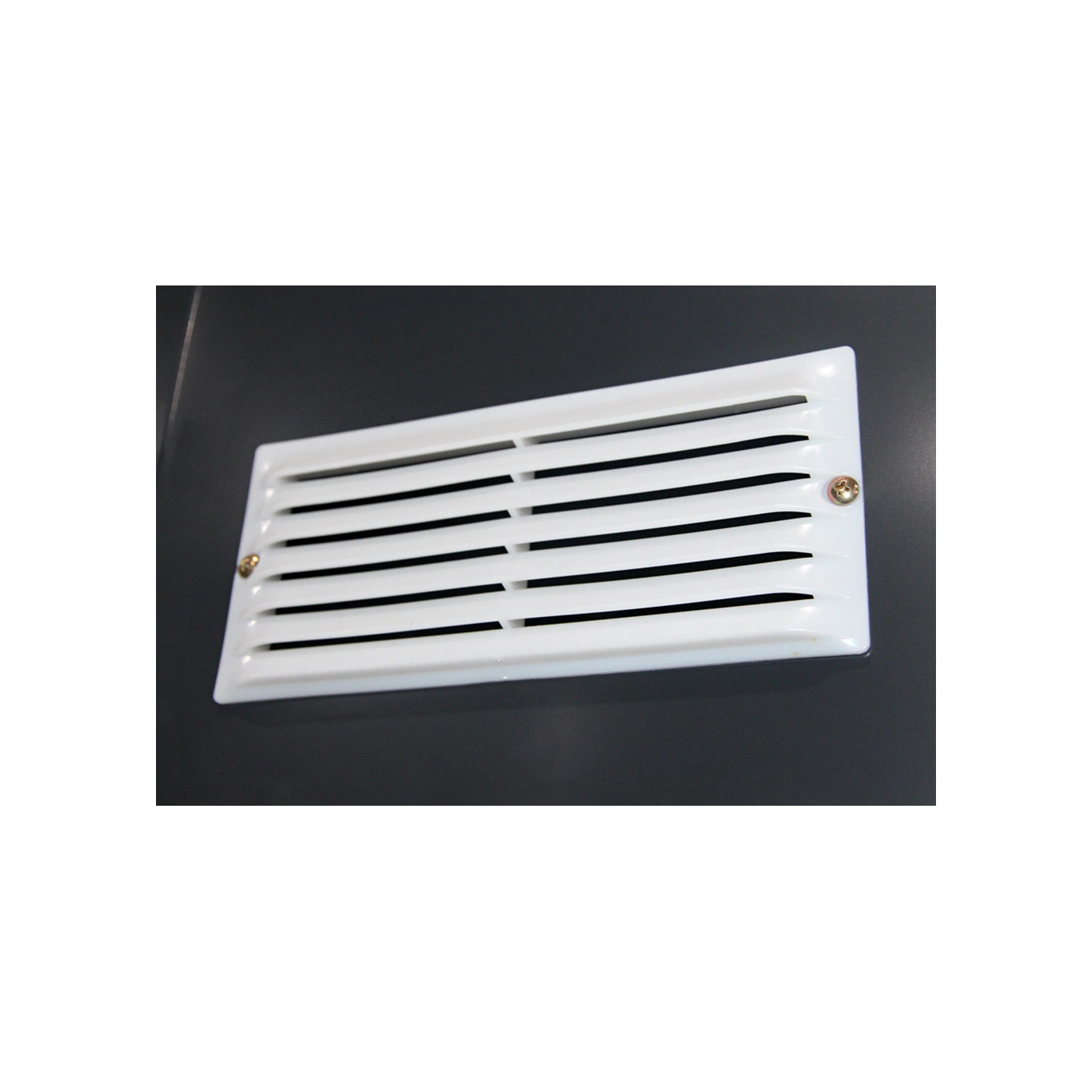 Otwór wentylacyjny w domku narzędziowym MONTREAL 277x259cm