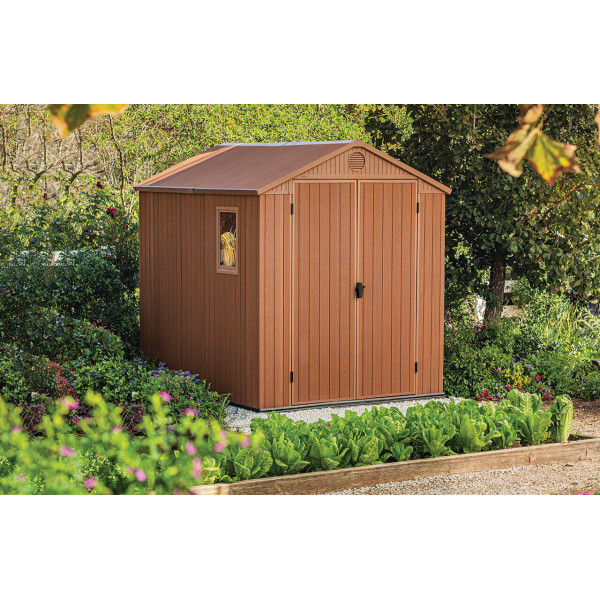 Wizualizacja brązowego domku narzędziowego DARWIN 6x8 - Keter w ogrodzie