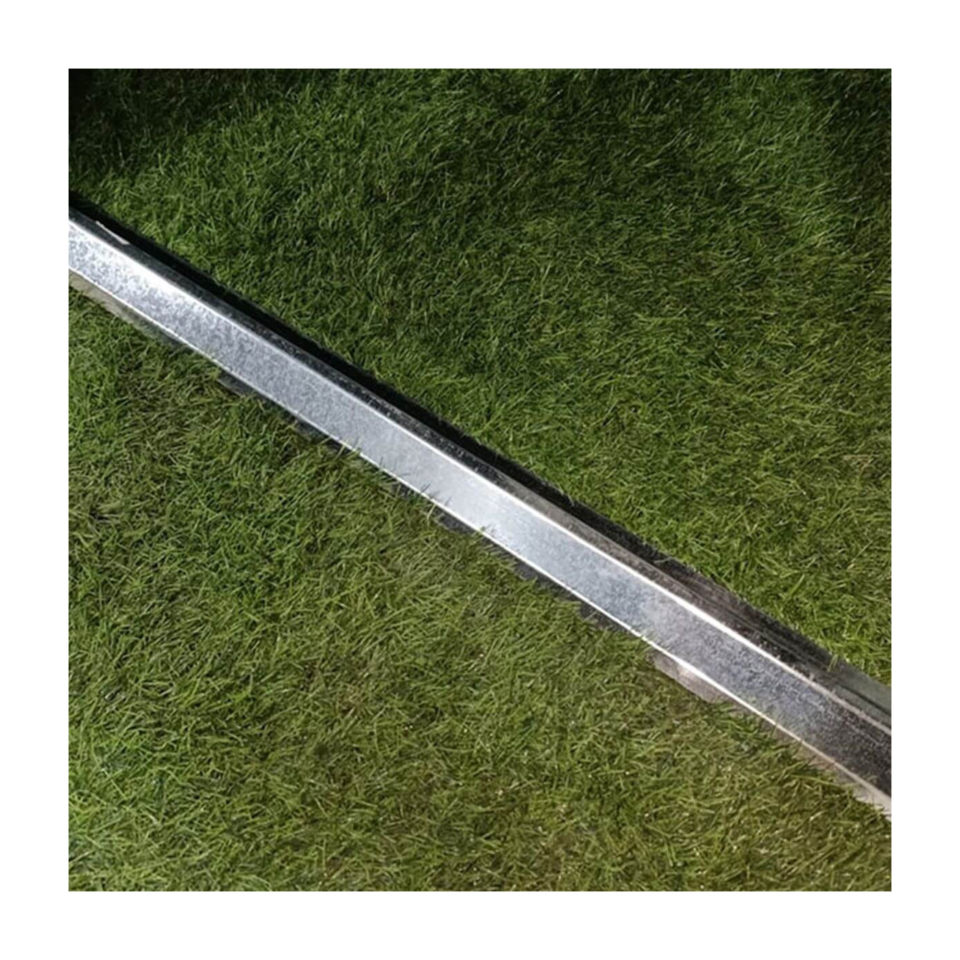 Metalowy próg w domku narzędziowym Vermont 242x192cm - Hardmaister