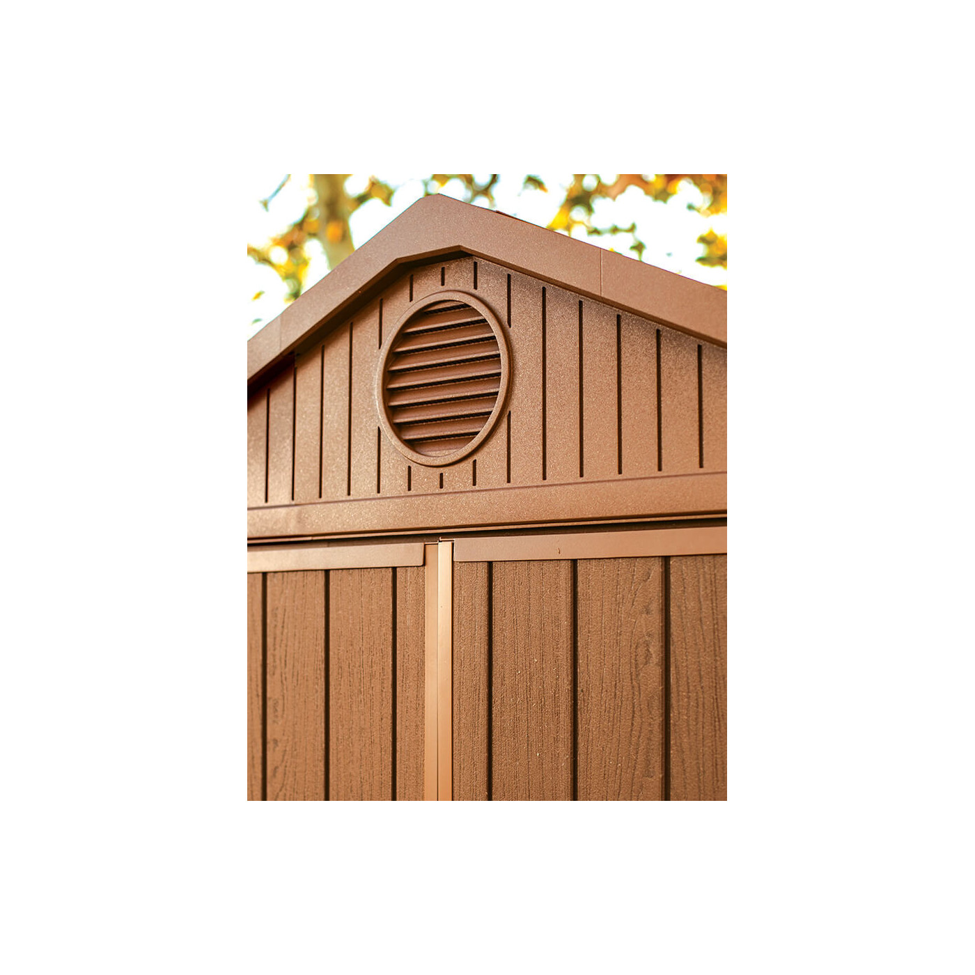 Widok na wbudowaną wentylację w domku ogrodowym DARWIN 6x4 Keter, która zapewnia odpowiednie warunki do przechowywania